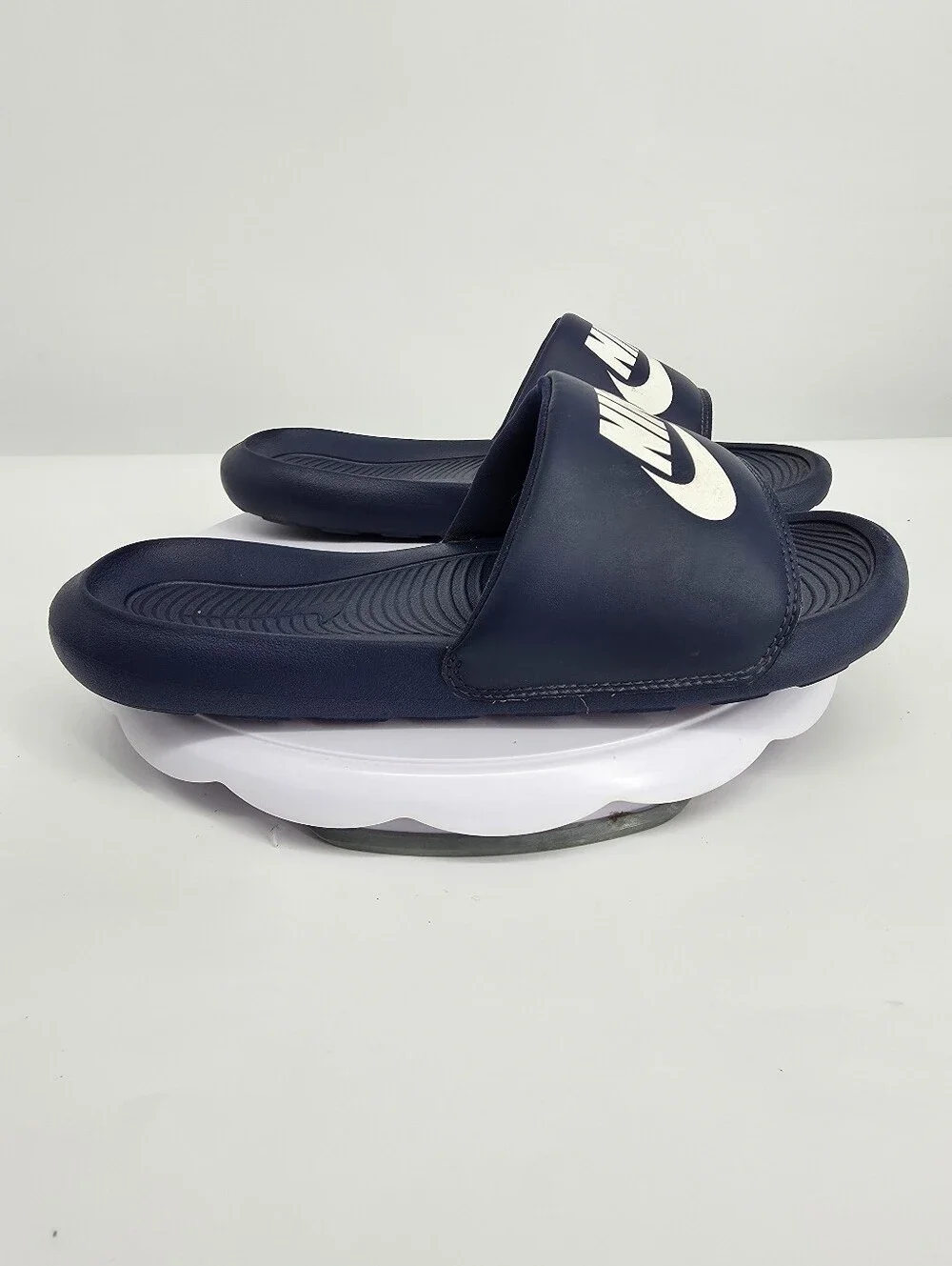 Nike Victori One Slides Men’s Size 9 Shoes Midnight Navy Blue White CN9675-401